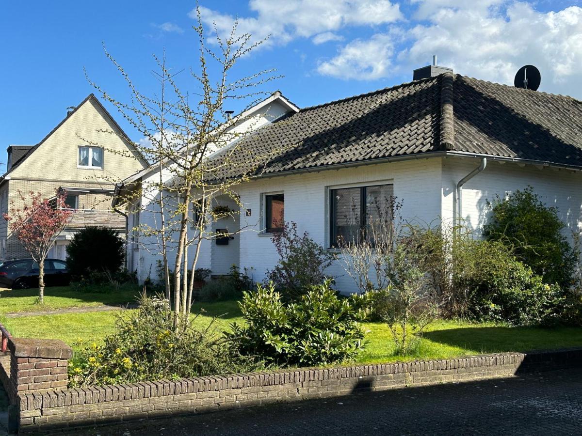 Entspannung Am Niederrhein - Grosses Helles Haus Mit Kamin Emmerich Luaran gambar